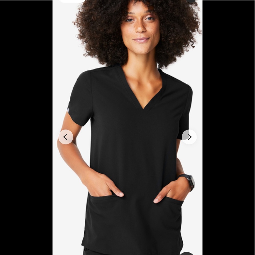 FIGS Casma three pocket scrub top